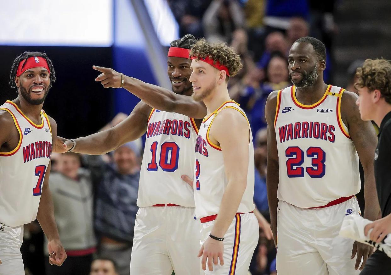 阿扎伦卡在湖人比赛中比赛局势复杂，比赛局势复杂引发热议！